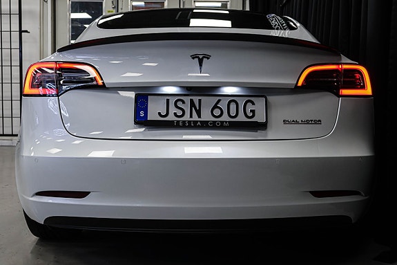 Tesla Model 3 11 of 30