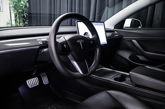 Tesla Model 3 16 of 30