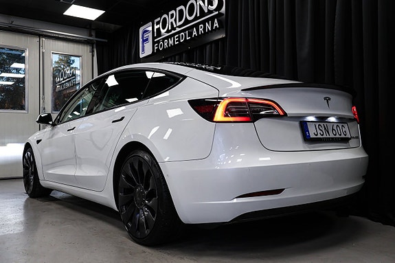 Tesla Model 3 8 of 30