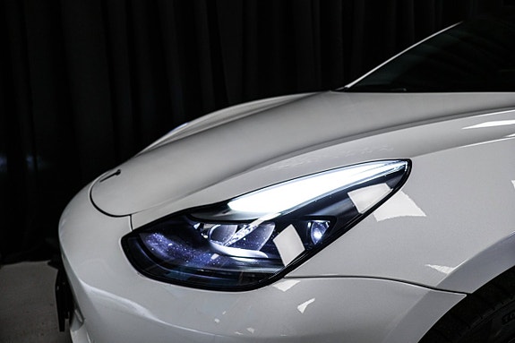 Tesla Model 3 9 of 30