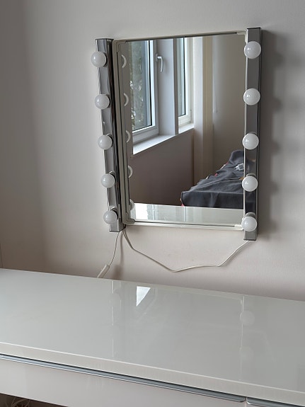 Product image 1 of 9