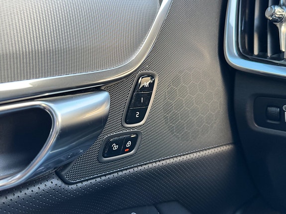 Volvo S90 12 of 22