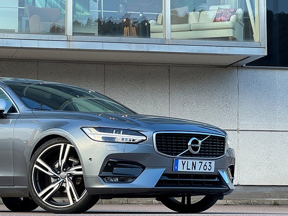Volvo S90 2 of 22