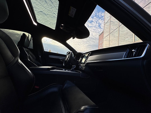 Volvo S90 14 of 22