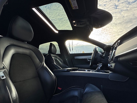 Volvo S90 15 of 22