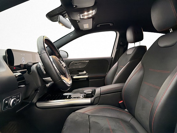 Mercedes-Benz GLA 200 12 of 30