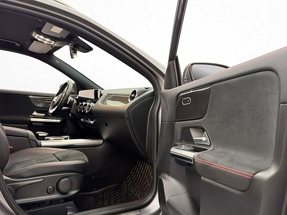 Mercedes-Benz GLA 200 28 of 30