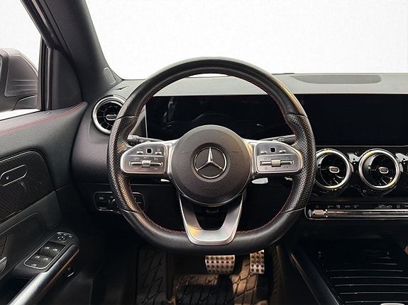 Mercedes-Benz GLA 200 14 of 30
