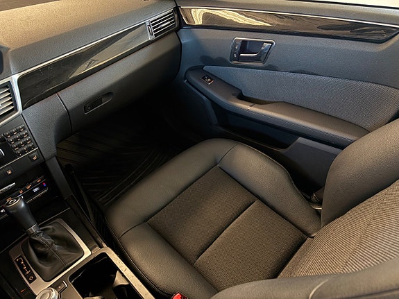 Mercedes-Benz E 250 12 of 26