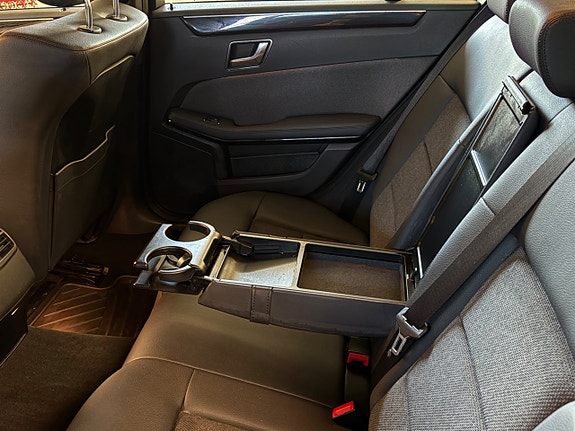 Mercedes-Benz E 250 17 of 26