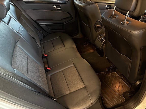 Mercedes-Benz E 250 15 of 26