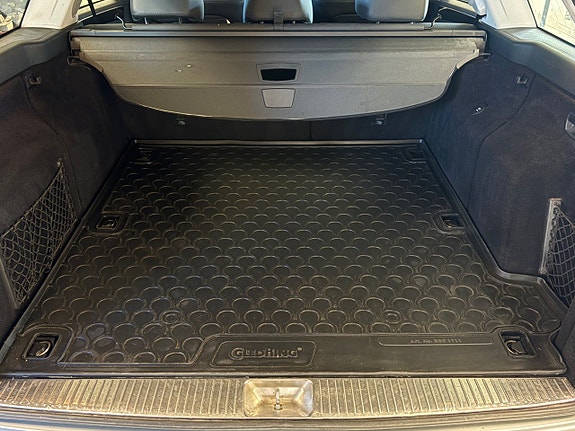 Mercedes-Benz E 250 22 of 26