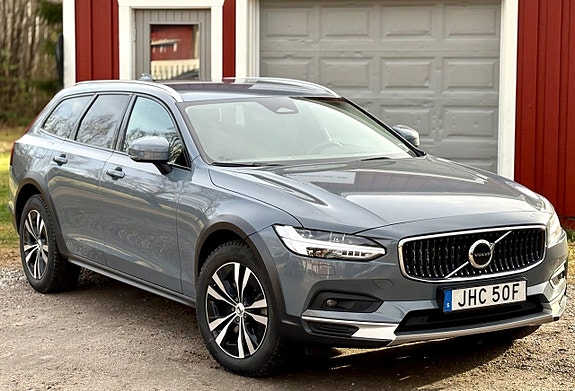 Volvo V90 Cross Country 3 of 30