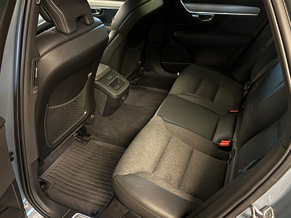 Volvo V90 Cross Country 18 of 30