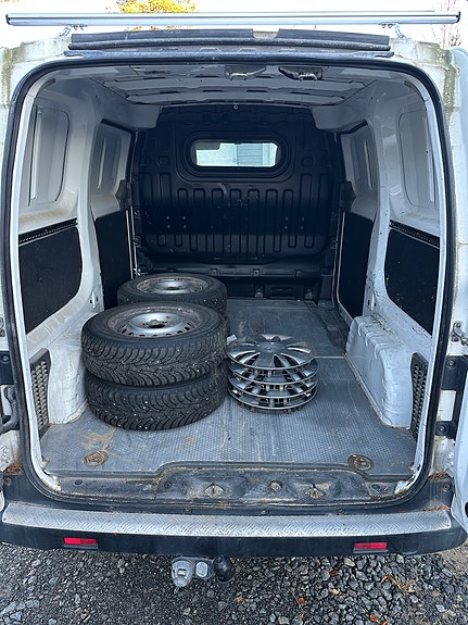 Nissan NV200 6 of 6