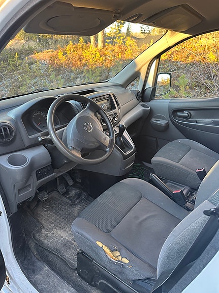 Nissan NV200 5 of 6