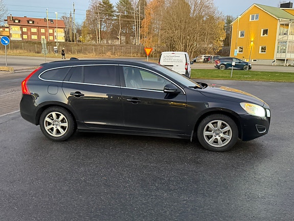 Volvo V60 4 of 8