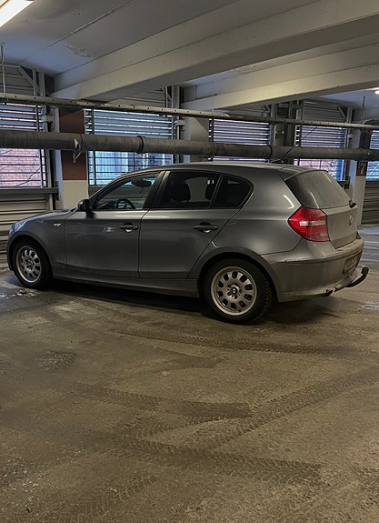 BMW 118d 2 of 3