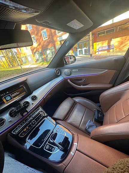 Mercedes-Benz E 220 d 17 of 21