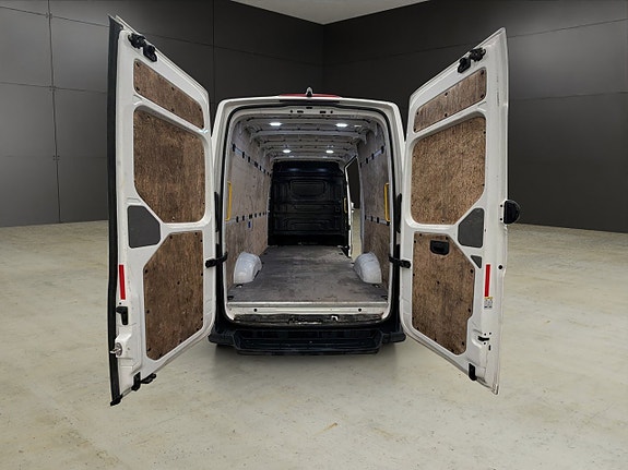 Volkswagen Crafter 11 of 29