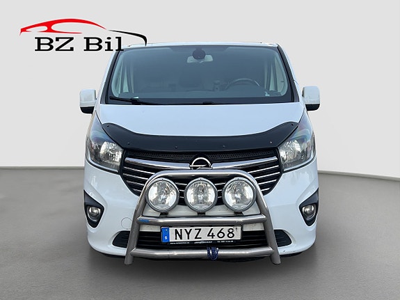 Opel Vivaro 8 of 21