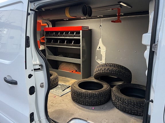 Opel Vivaro 18 of 21