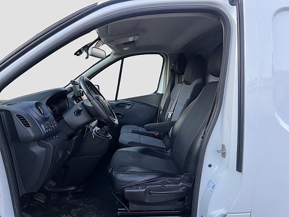 Opel Vivaro 10 of 21