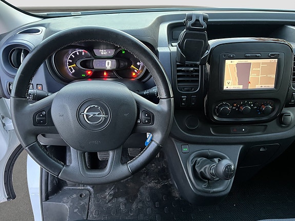 Opel Vivaro 12 of 21