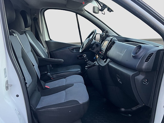 Opel Vivaro 13 of 21