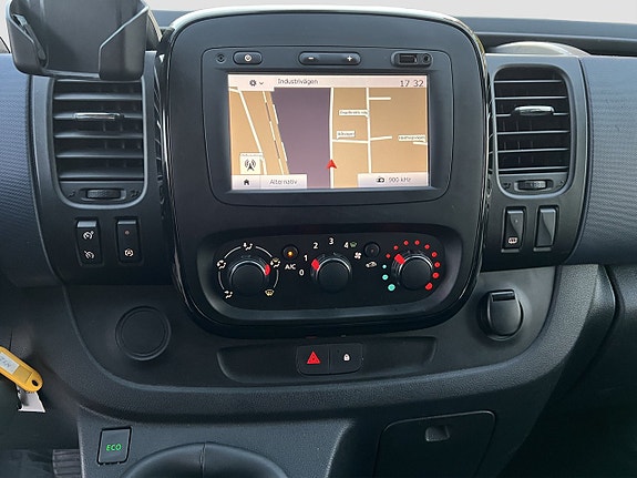 Opel Vivaro 15 of 21