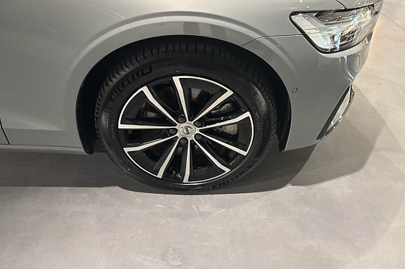 Volvo V60 12 of 16