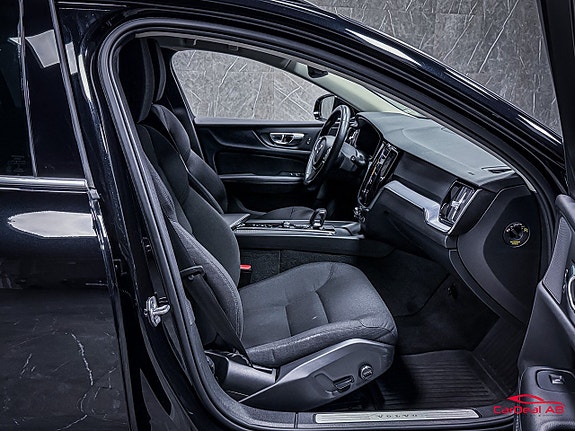 Volvo V60 14 of 27