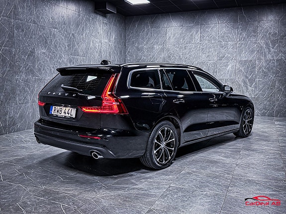 Volvo V60 8 of 27