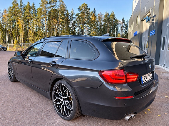 BMW 525d 4 of 7