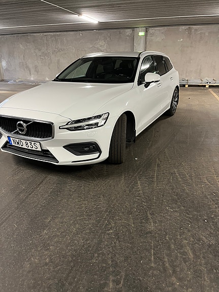 Volvo V60 2 of 10