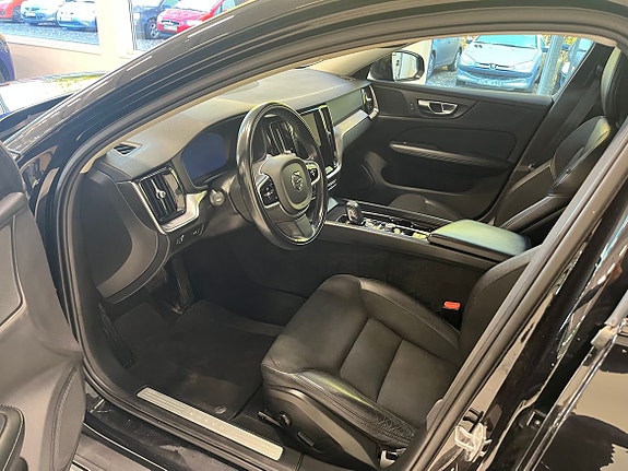 Volvo V60 Cross Country 5 of 5