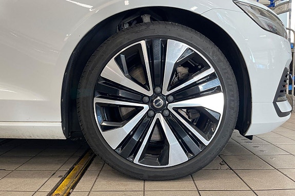 Volvo V60 12 of 30