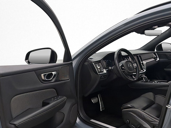 Volvo V60 8 of 30