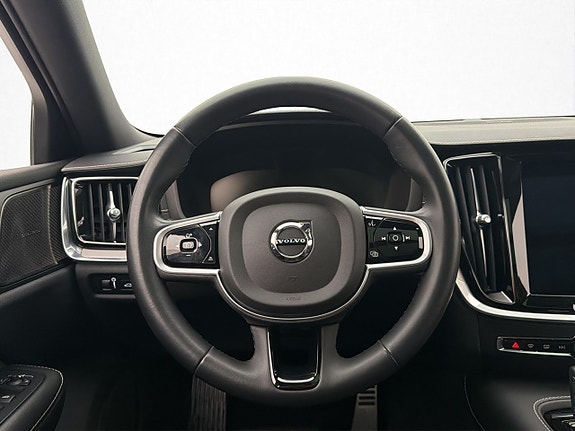 Volvo V60 11 of 30
