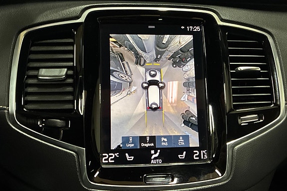 Volvo XC90 22 of 30