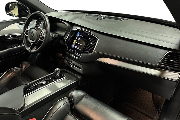 Volvo XC90 13 of 30