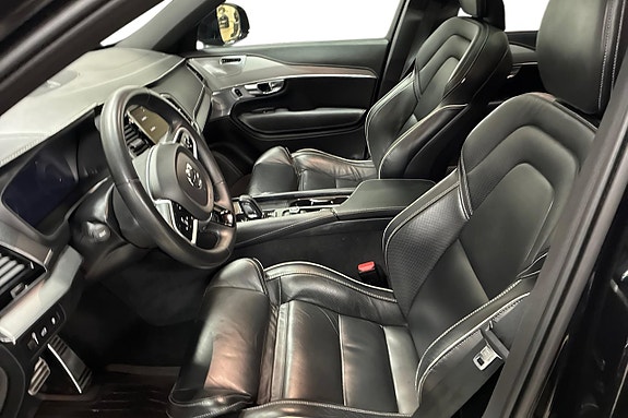 Volvo XC90 11 of 30