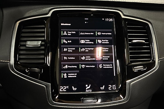 Volvo XC90 25 of 30