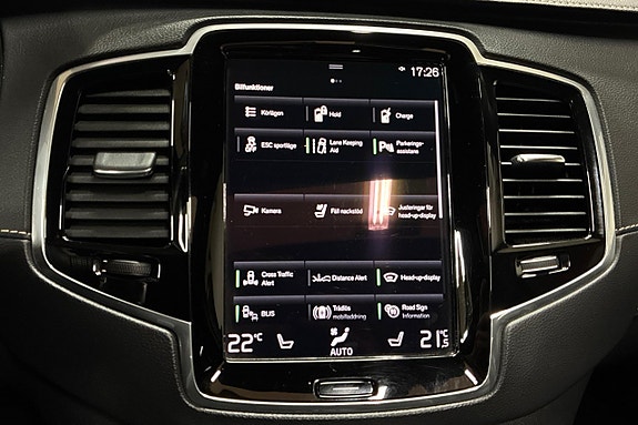 Volvo XC90 24 of 30