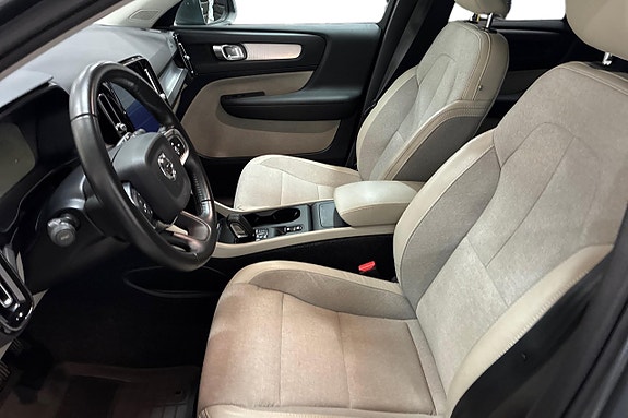 Volvo XC40 13 of 28