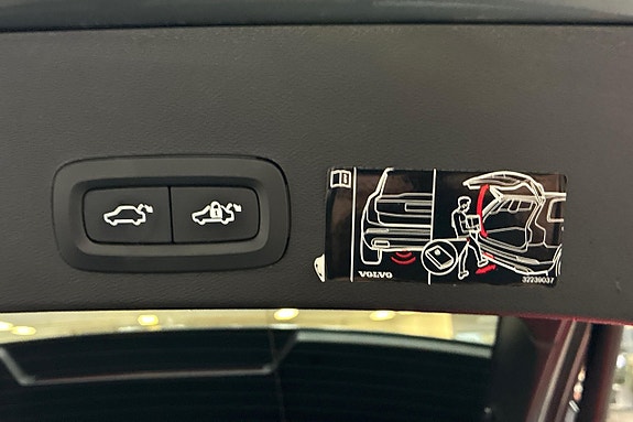Volvo XC40 27 of 28