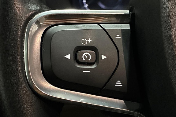 Volvo XC40 25 of 28