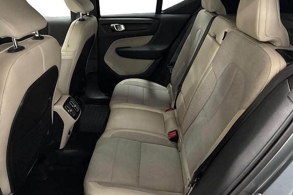 Volvo XC40 14 of 28