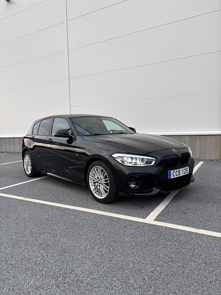 BMW 118i 3 of 8