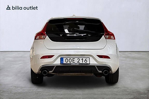 Volvo V40 7 of 22